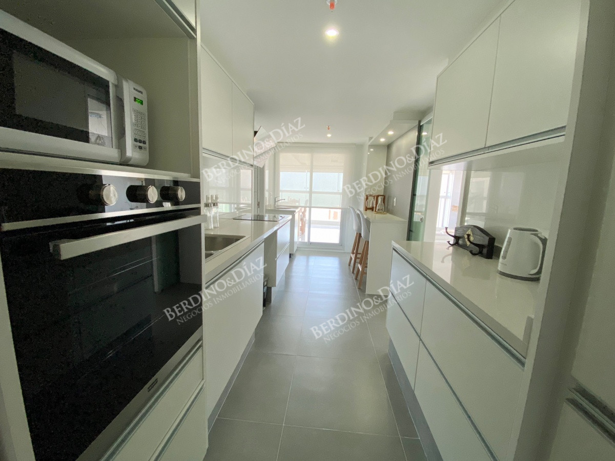 Apartamento ID.2587 - EXCELENTE PENTHOUSE EN MIAMI BOULEVARD, PUNTA DEL ESTE