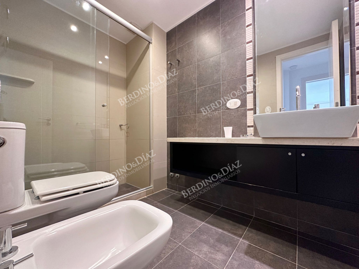 Apartamento ID.2860 - Departamento en Venta de 2 Dormitorios en Gala Tower , Punta del Este