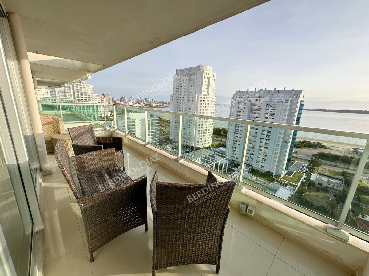 Apartamento ID.2860 - Departamento en Venta de 2 Dormitorios en Gala Tower , Punta del Este