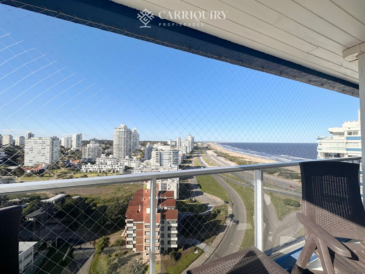 Apartamento ID.8438 - Apartamento de 4 Dormitorios en venta en Ocean Tower, Punta del Este.