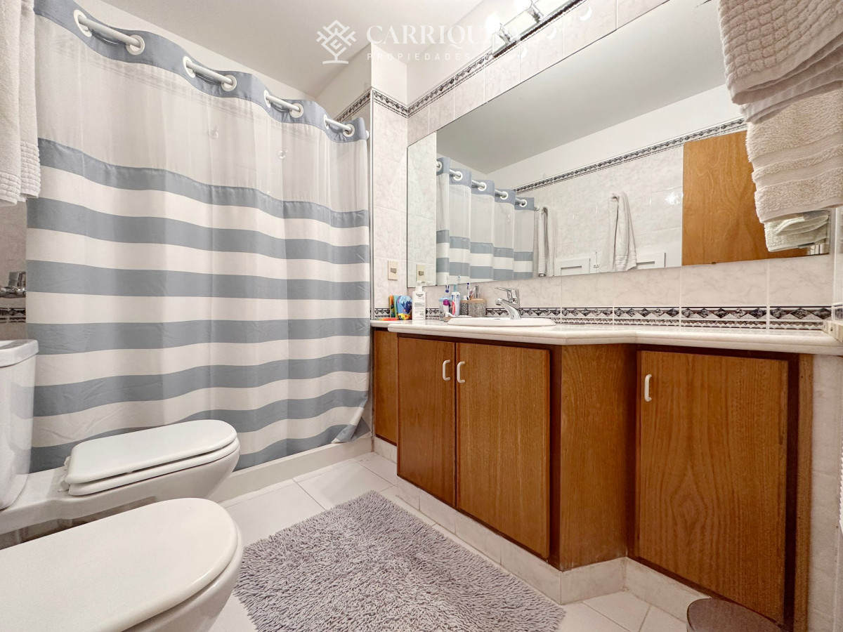 Apartamento ID.8438 - Apartamento de 4 Dormitorios en venta en Ocean Tower, Punta del Este.