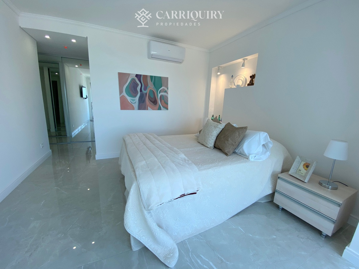 Apartamento ID.9448 - Apartamento en venta de 3 dormitorios en Miami Boulevard, Punta del Este.