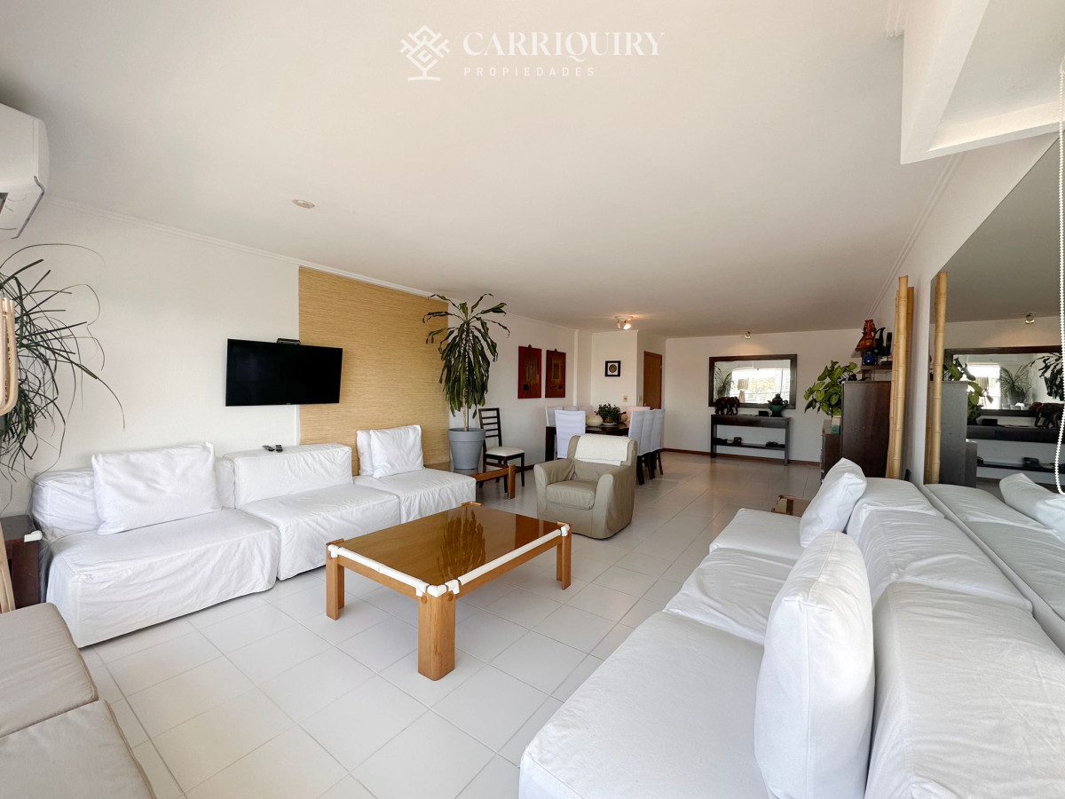 Apartamento ID.8438 - Apartamento de 4 Dormitorios en venta en Ocean Tower, Punta del Este.