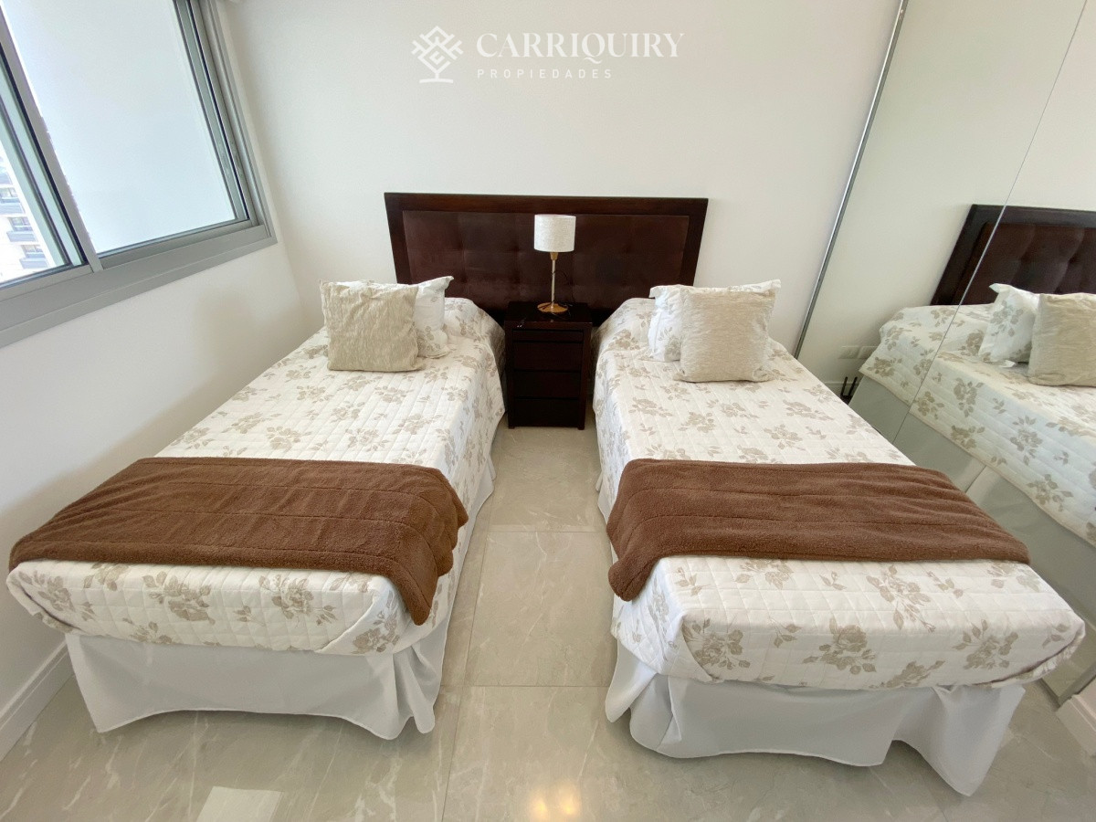 Apartamento ID.9448 - Apartamento en venta de 3 dormitorios en Miami Boulevard, Punta del Este.