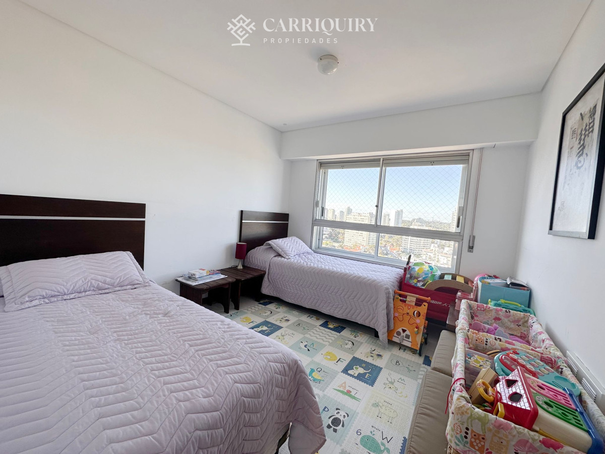 Apartamento ID.8438 - Apartamento de 4 Dormitorios en venta en Ocean Tower, Punta del Este.