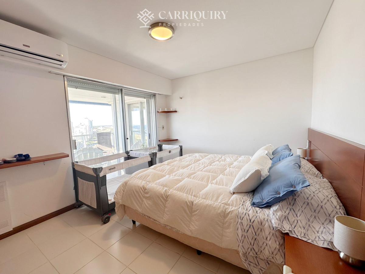 Apartamento ID.8438 - Apartamento de 4 Dormitorios en venta en Ocean Tower, Punta del Este.