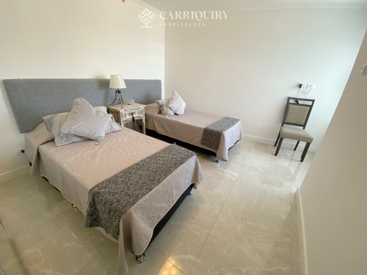 Apartamento ID.9448 - Apartamento en venta de 3 dormitorios en Miami Boulevard, Punta del Este.