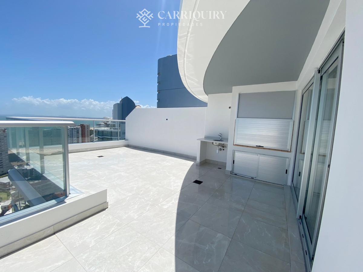 Apartamento ID.9448 - Apartamento en venta de 3 dormitorios en Miami Boulevard, Punta del Este.