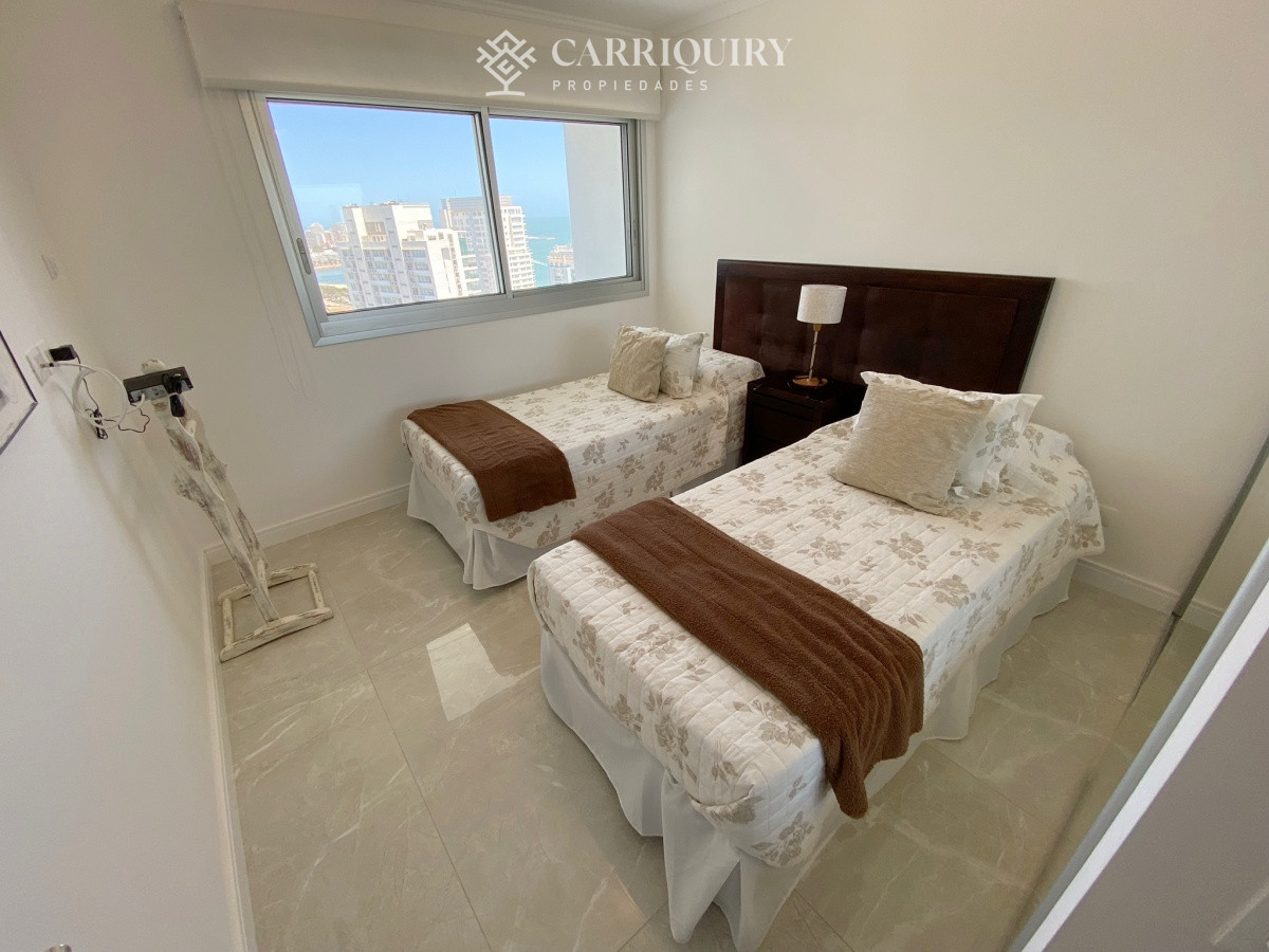 Apartamento ID.9448 - Apartamento en venta de 3 dormitorios en Miami Boulevard, Punta del Este.