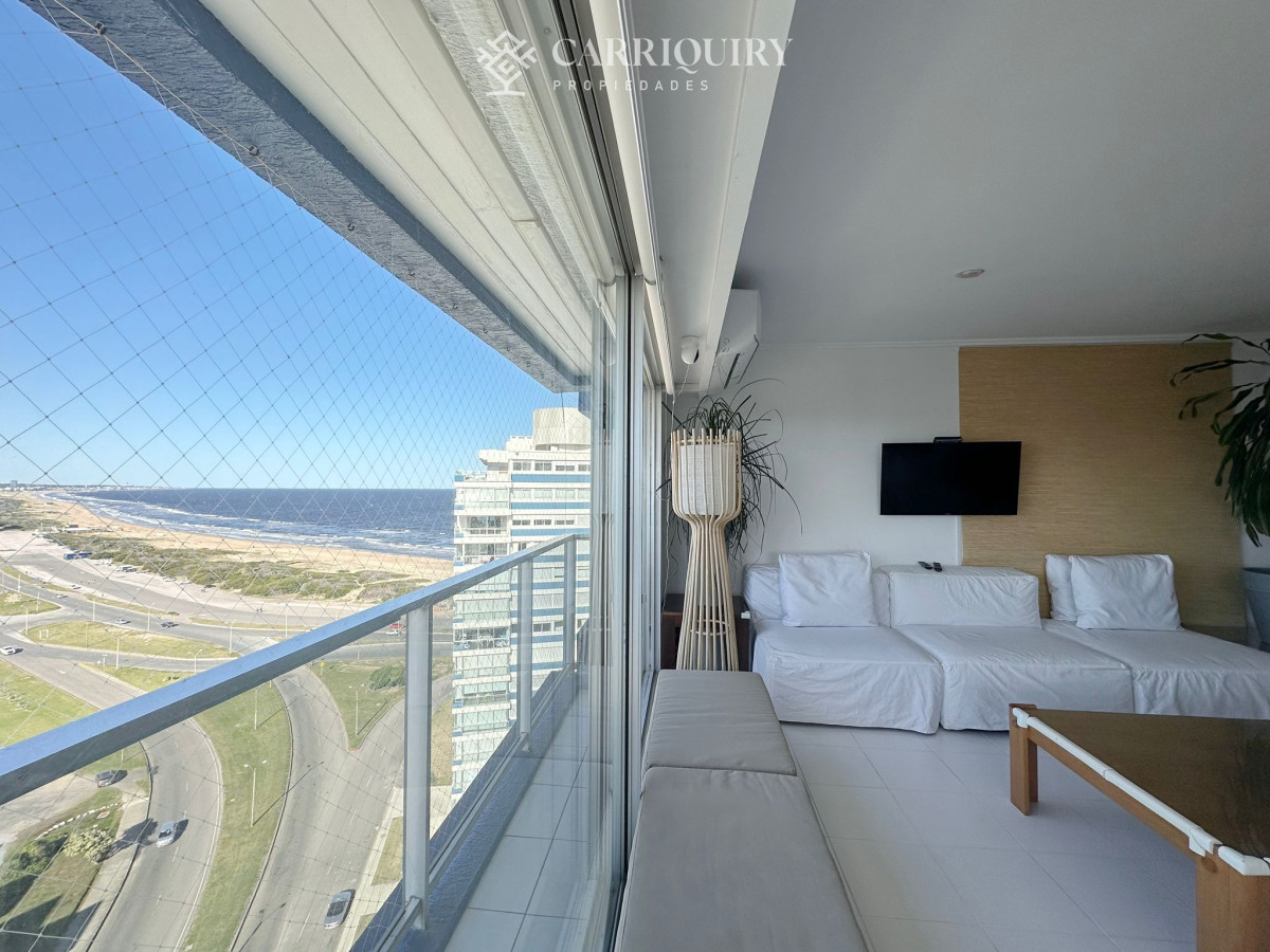 Apartamento ID.8438 - Apartamento de 4 Dormitorios en venta en Ocean Tower, Punta del Este.
