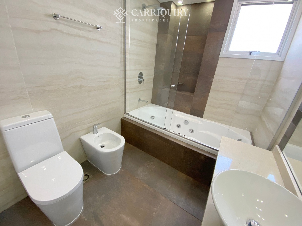 Apartamento ID.9448 - Apartamento en venta de 3 dormitorios en Miami Boulevard, Punta del Este.