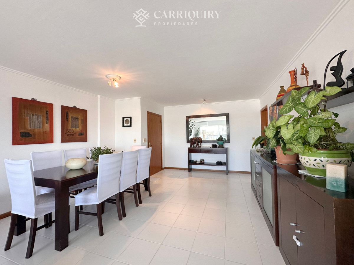 Apartamento ID.8438 - Apartamento de 4 Dormitorios en venta en Ocean Tower, Punta del Este.