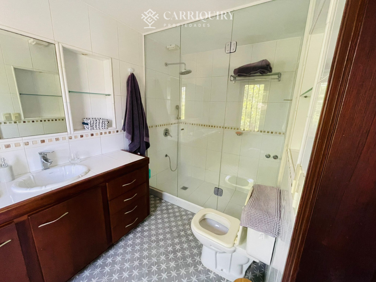 Casa ID.5715/Alquiler-de-casa-en-manantiales-de-3-dormitorios-y-2-baños.-Piscina-y-parrillero - CASA DE 4 DORMITORIOS EN ALQUILER TEMPORARIO
