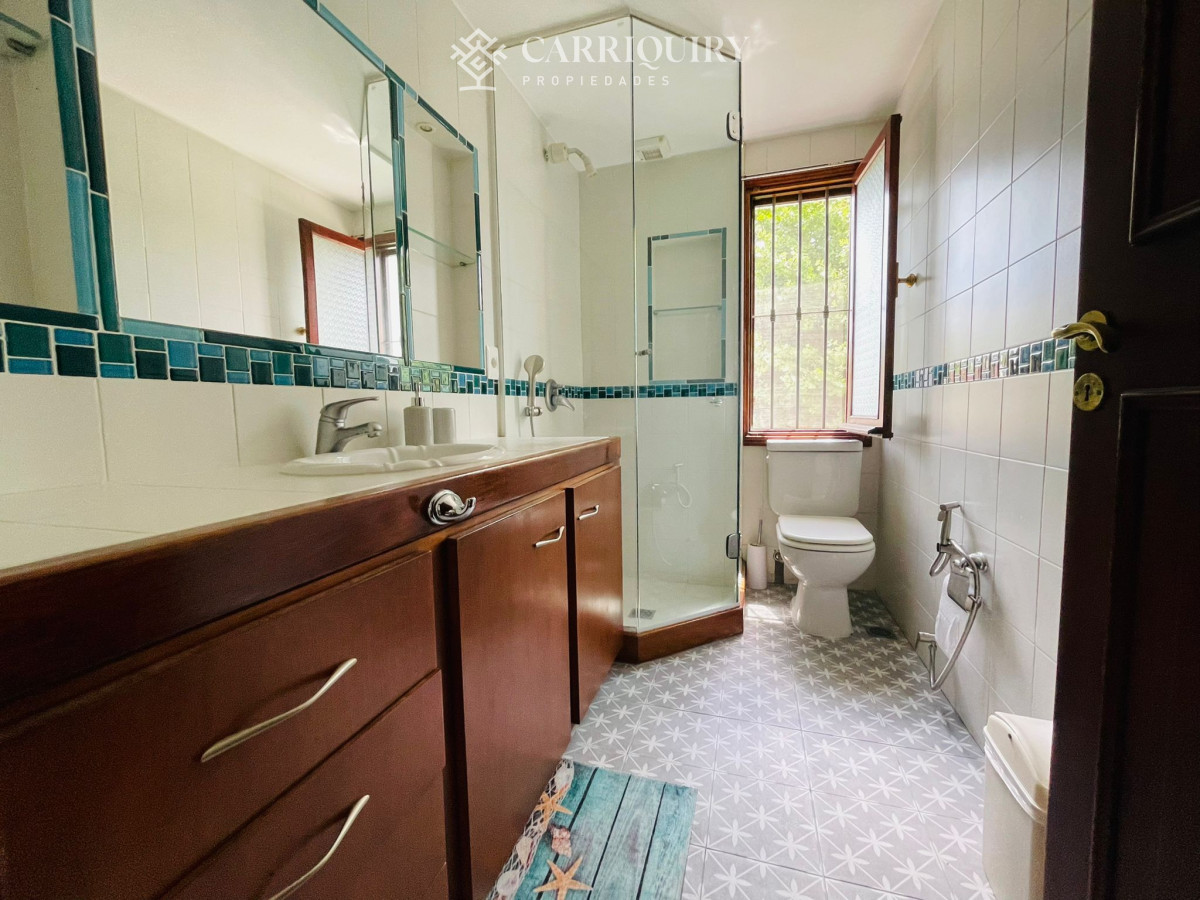 Casa ID.5715/Alquiler-de-casa-en-manantiales-de-3-dormitorios-y-2-baños.-Piscina-y-parrillero - CASA DE 4 DORMITORIOS EN ALQUILER TEMPORARIO