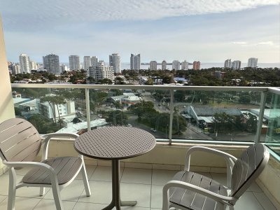 Departamento en venta de 1 dormitorio piso alto, Roosevelt Punta del este.