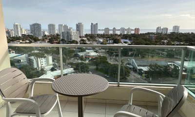 Departamento en venta de 1 dormitorio piso alto, Roosevelt Punta del este.