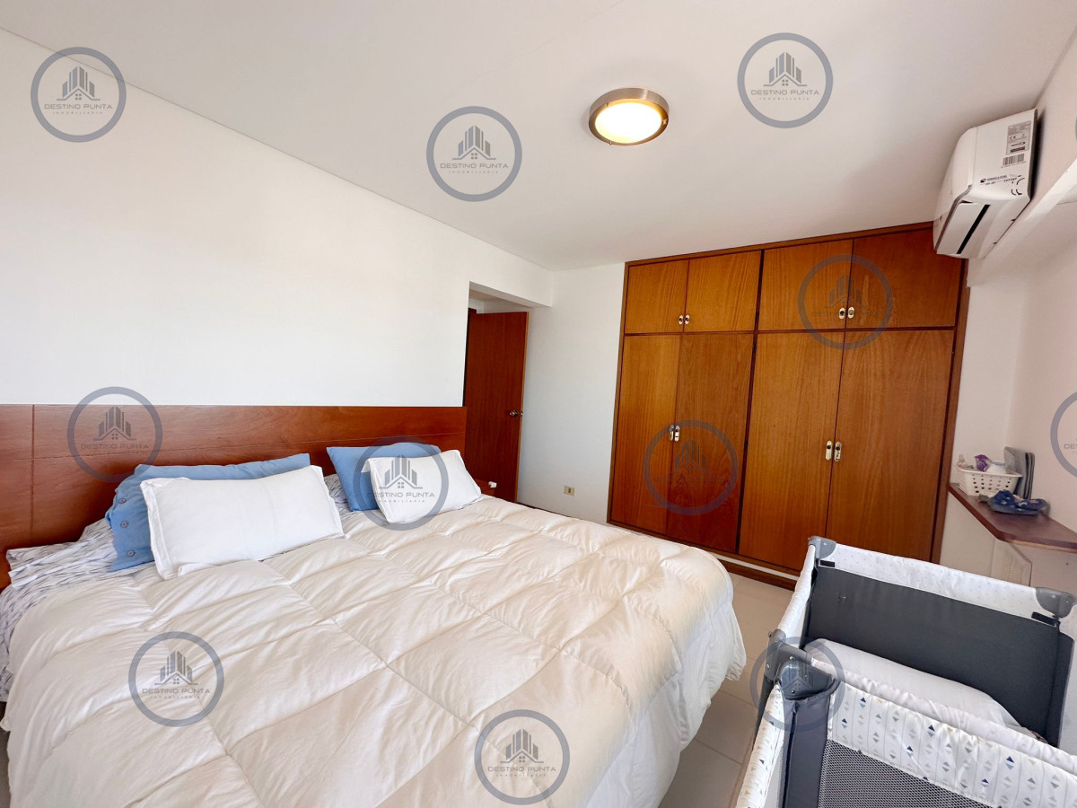 Apartamento ID.2383 - Apartamento de 4 Dormitorios en venta en Ocean Tower, Punta del Este.