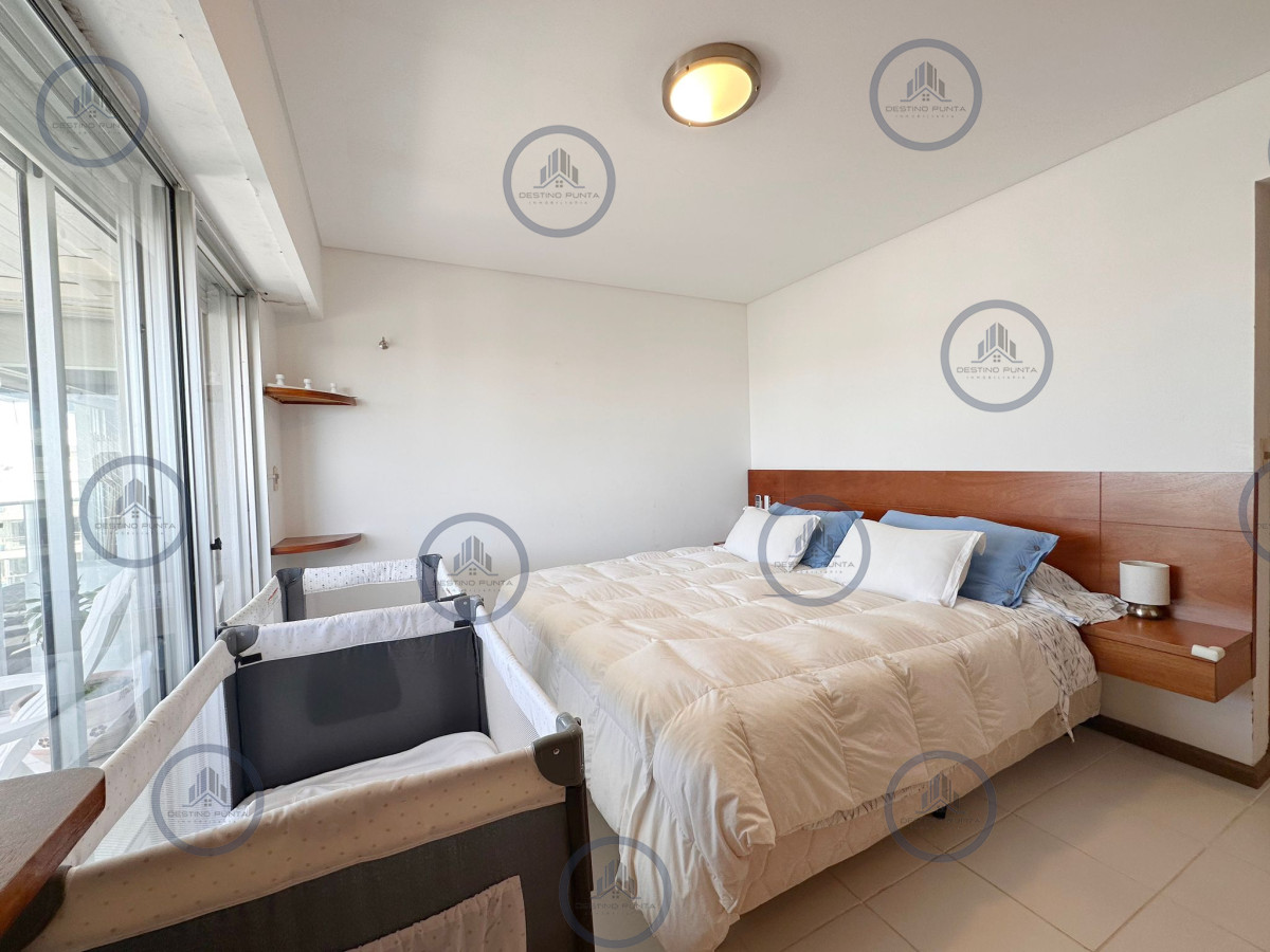 Apartamento ID.2383 - Apartamento de 4 Dormitorios en venta en Ocean Tower, Punta del Este.