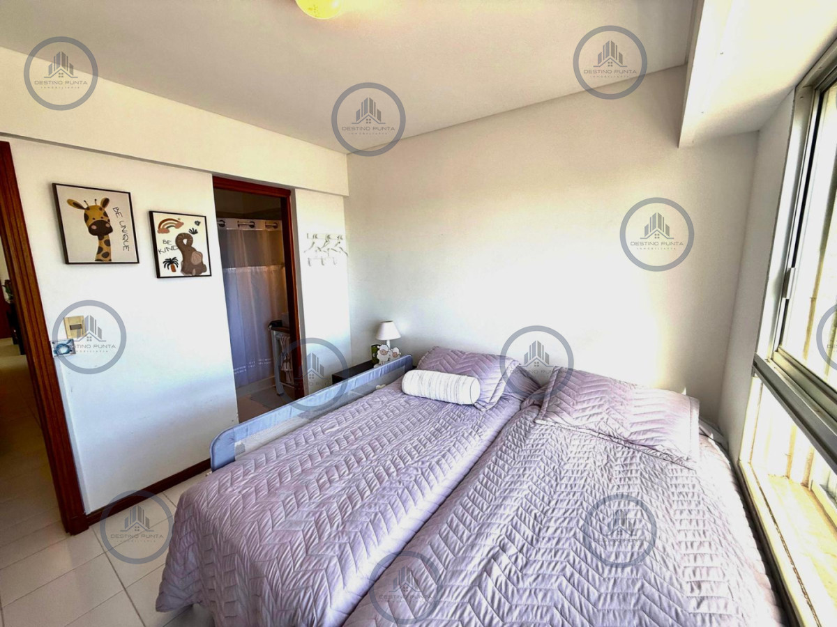Apartamento ID.2383 - Apartamento de 4 Dormitorios en venta en Ocean Tower, Punta del Este.