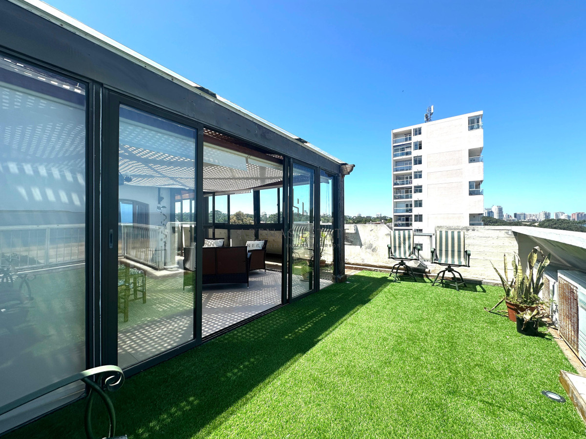 Apartamento ID.3236 - Penthouse en Venta de 3 dormitorios en Playa Mansa, Punta del Este