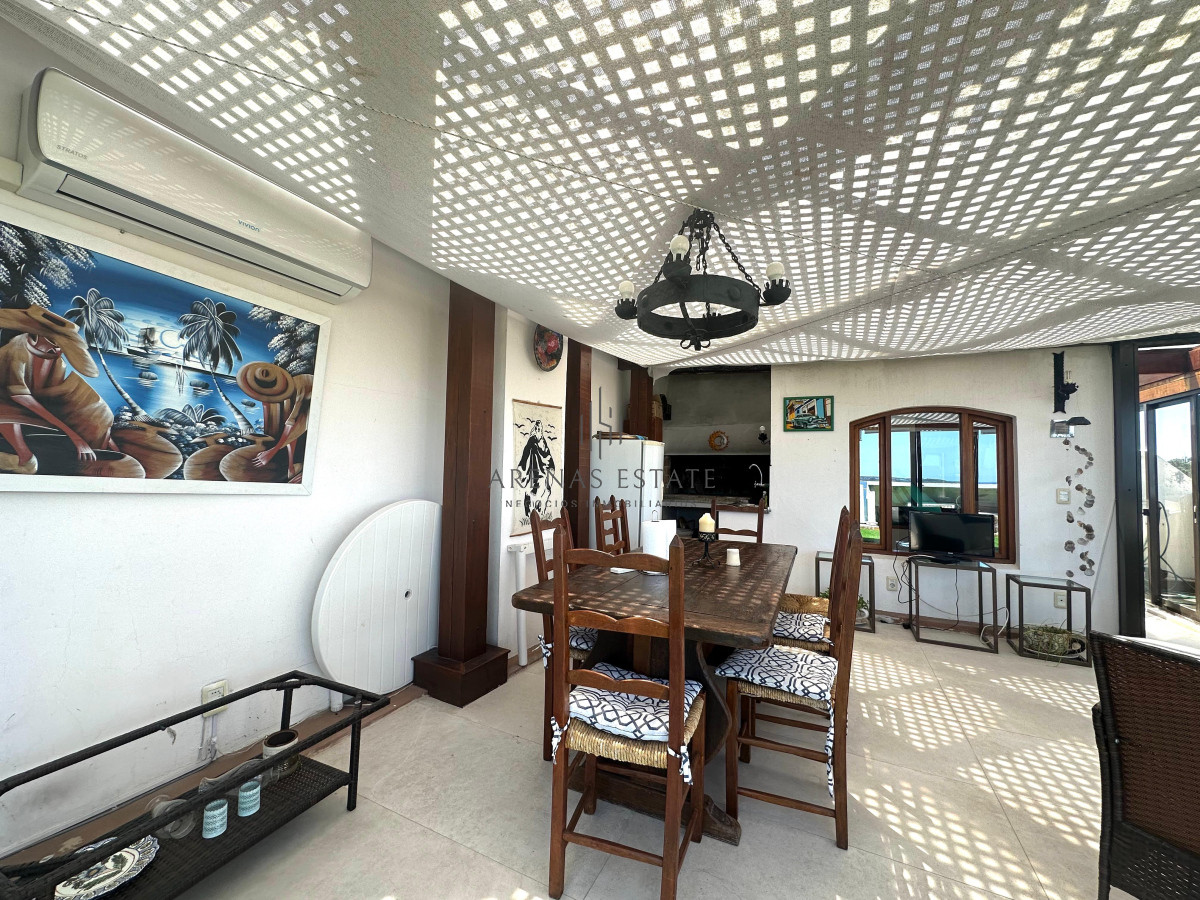 Apartamento ID.3236 - Penthouse en Venta de 3 dormitorios en Playa Mansa, Punta del Este