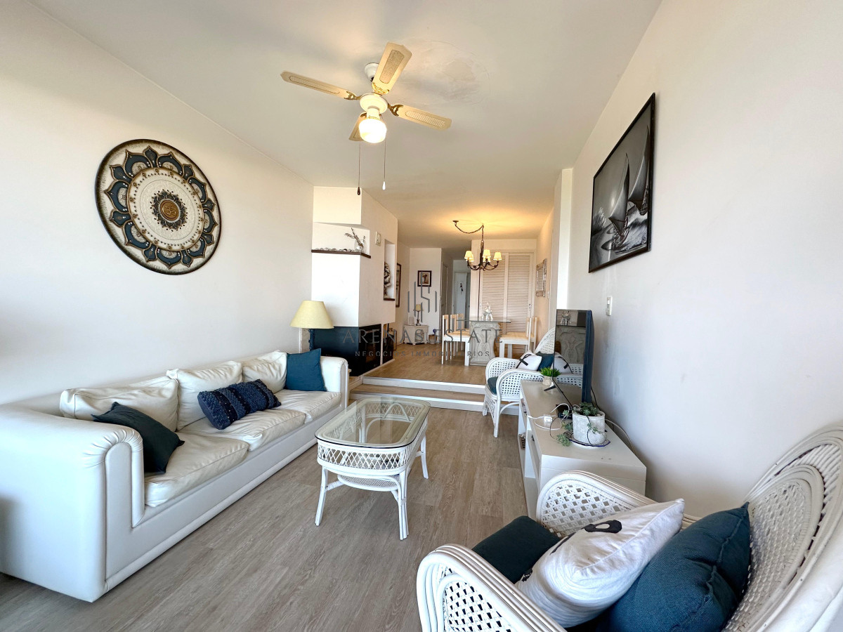 Apartamento ID.3236 - Penthouse en Venta de 3 dormitorios en Playa Mansa, Punta del Este