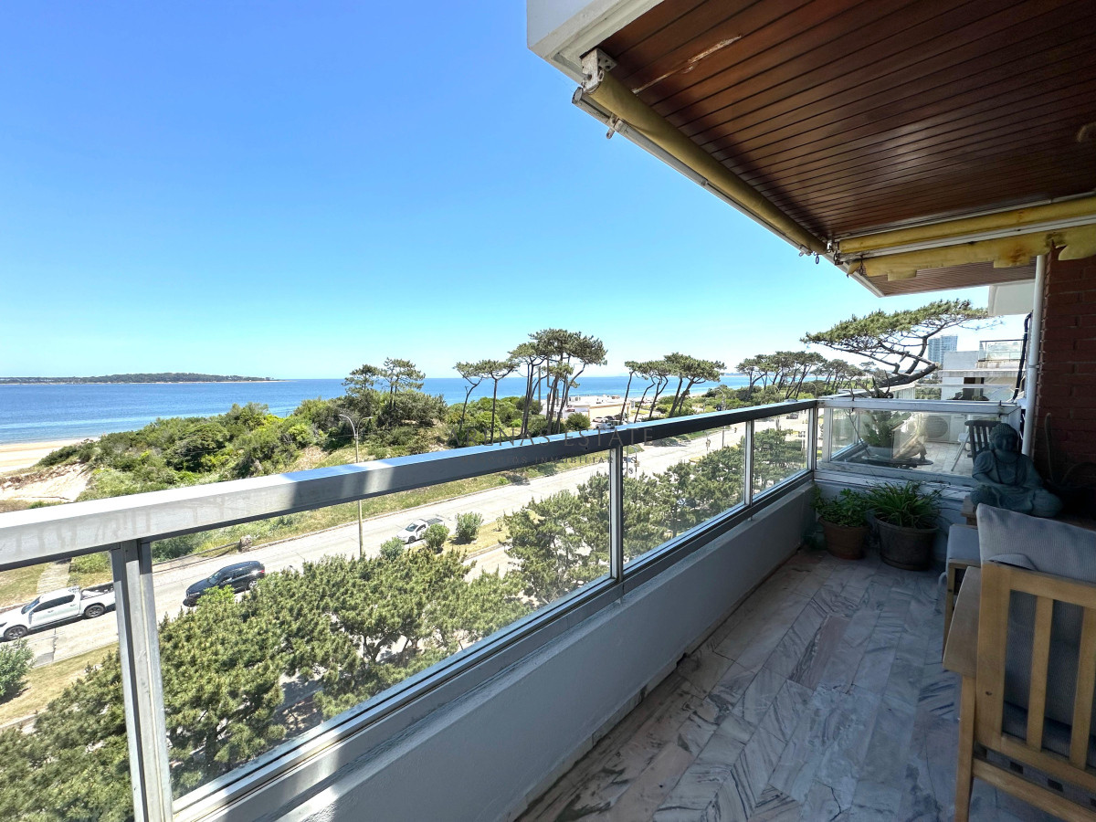 Apartamento ID.3236 - Penthouse en Venta de 3 dormitorios en Playa Mansa, Punta del Este