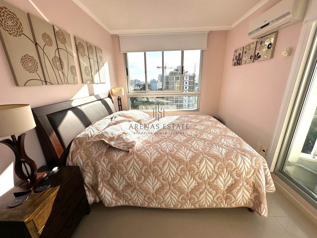 Apartamento ID.3310 - Apartamento en venta de 2 dormitorios en Ocean Drive, Punta del Este.