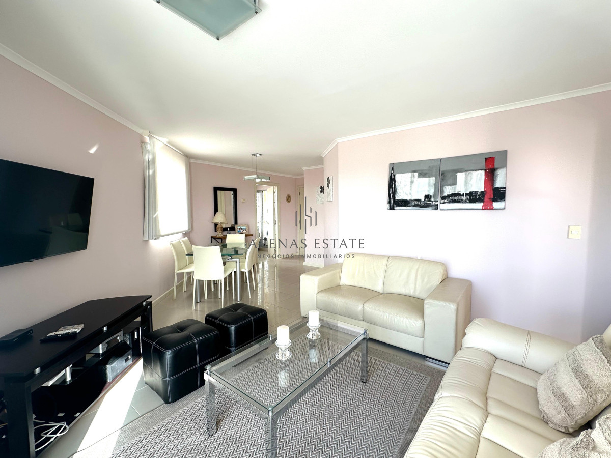 Apartamento ID.3310 - Apartamento en venta de 2 dormitorios en Ocean Drive, Punta del Este.