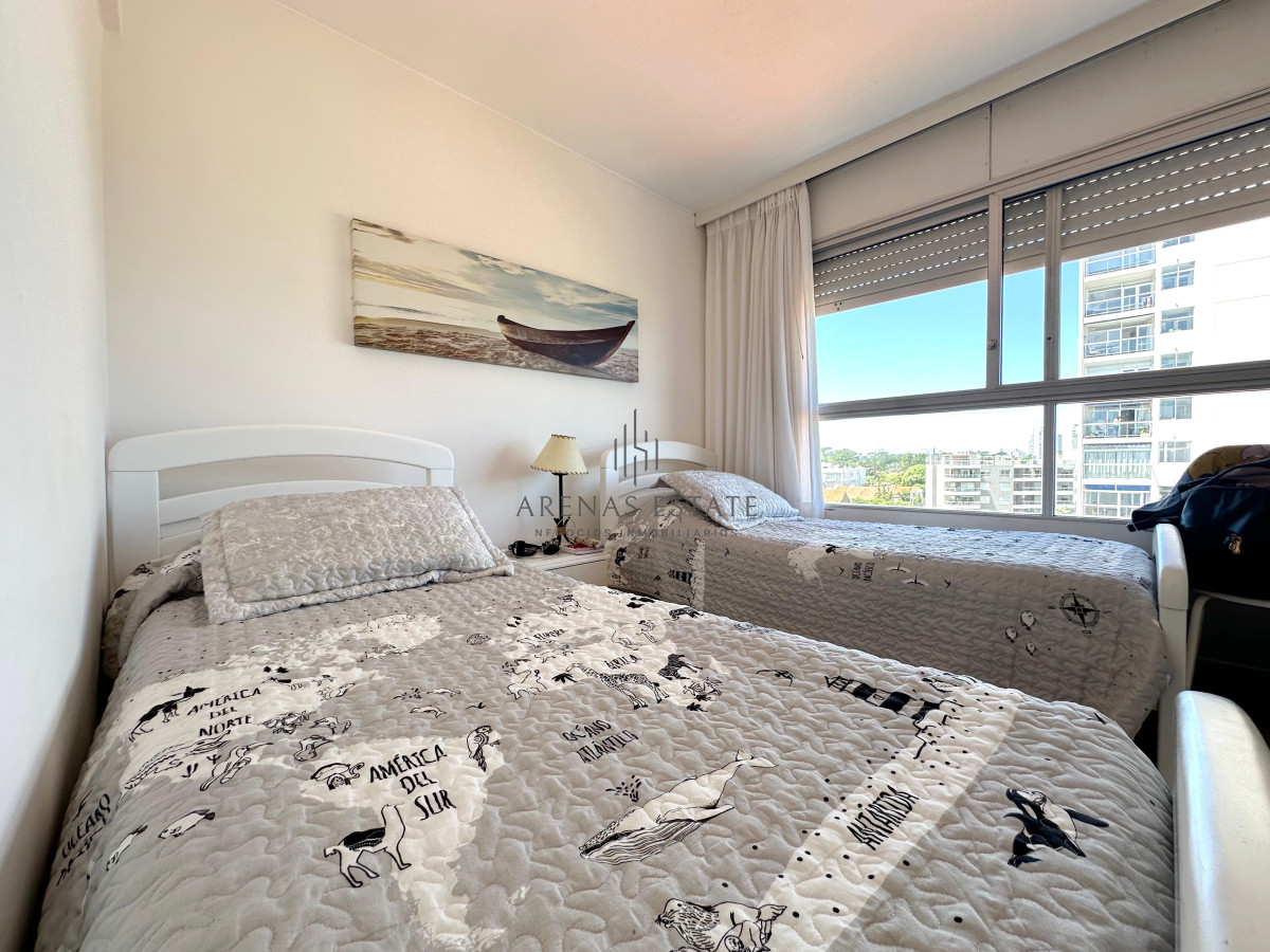 Apartamento ID.3236 - Penthouse en Venta de 3 dormitorios en Playa Mansa, Punta del Este