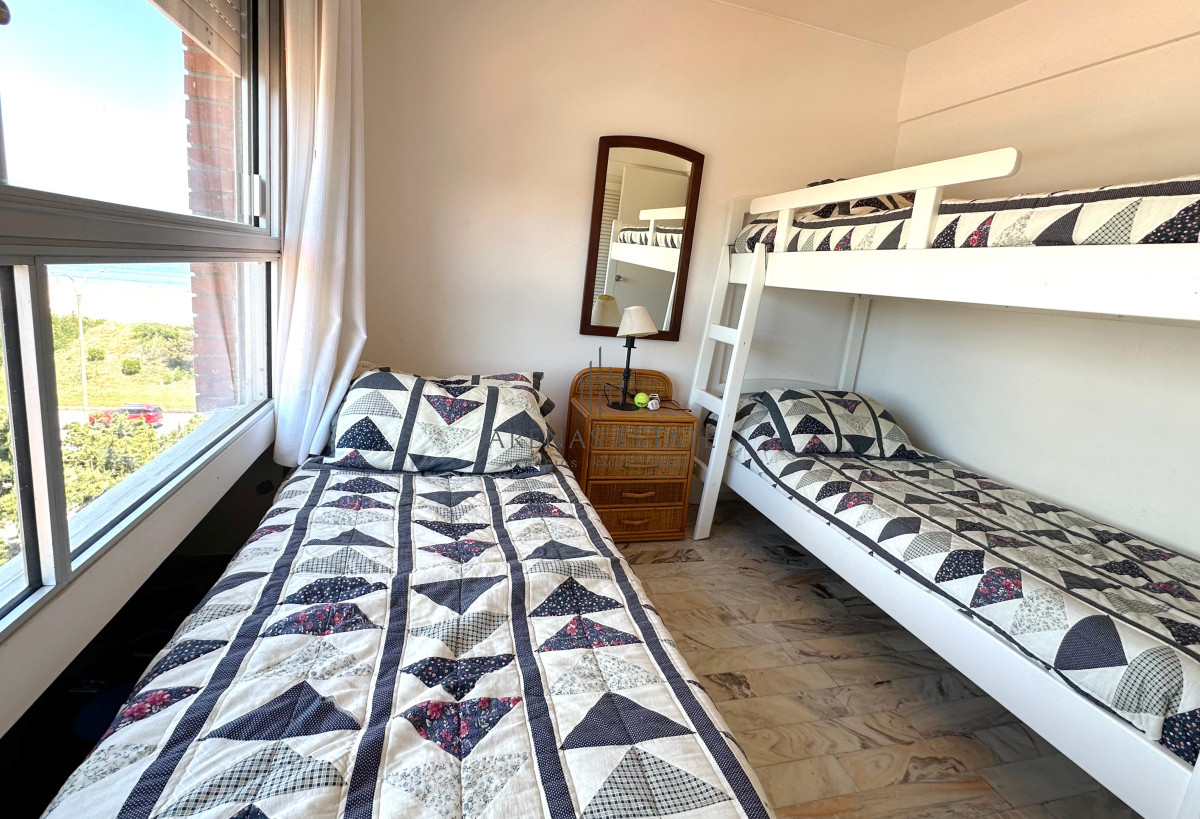 Apartamento ID.3236 - Penthouse en Venta de 3 dormitorios en Playa Mansa, Punta del Este