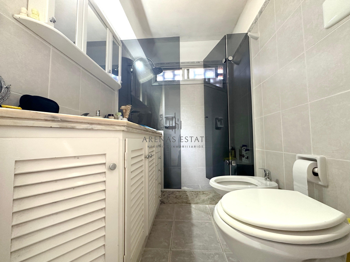 Apartamento ID.3236 - Penthouse en Venta de 3 dormitorios en Playa Mansa, Punta del Este