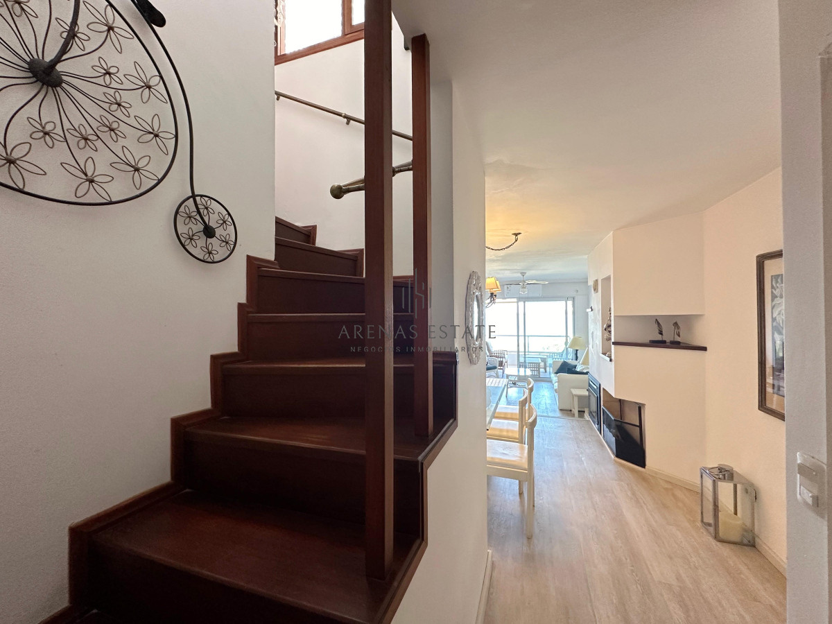 Apartamento ID.3236 - Penthouse en Venta de 3 dormitorios en Playa Mansa, Punta del Este