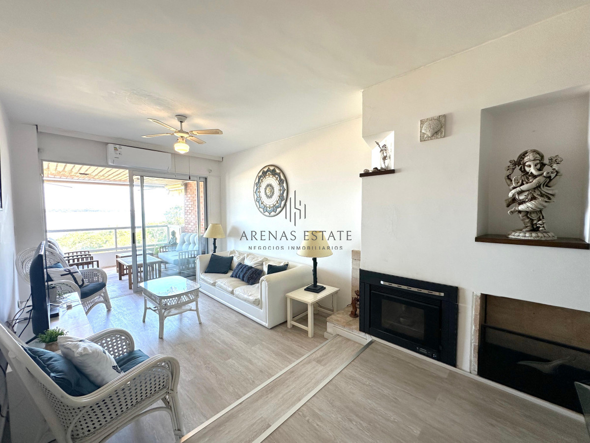 Apartamento ID.3236 - Penthouse en Venta de 3 dormitorios en Playa Mansa, Punta del Este