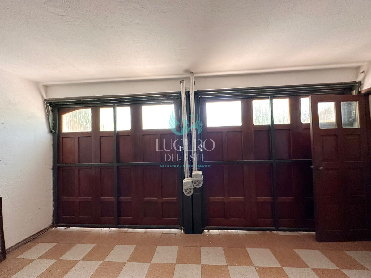 Casa ID.449 - Casa de 3 Dormitorios + dependencia en Jardines de Córdoba, Punta del Este