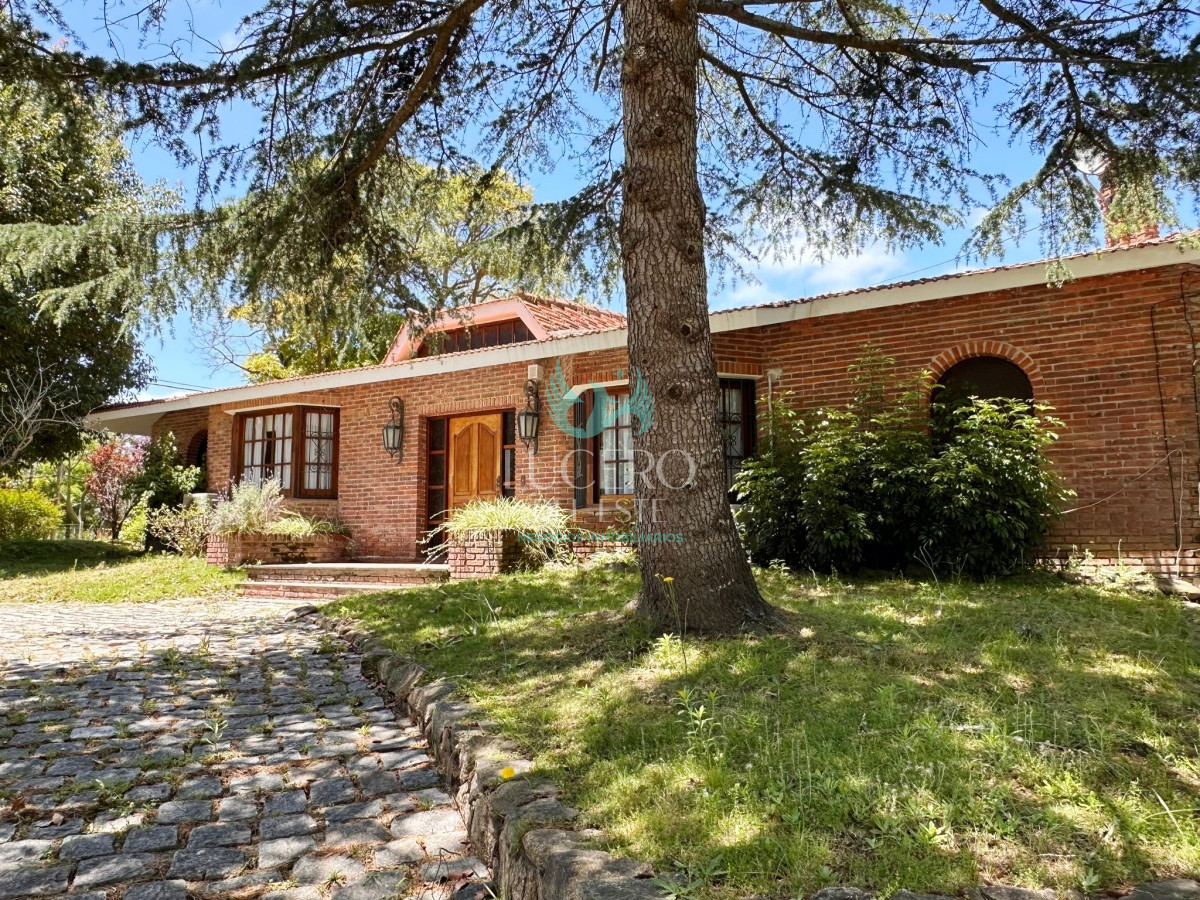 Casa ID.449 - Casa de 3 Dormitorios + dependencia en Jardines de Córdoba, Punta del Este