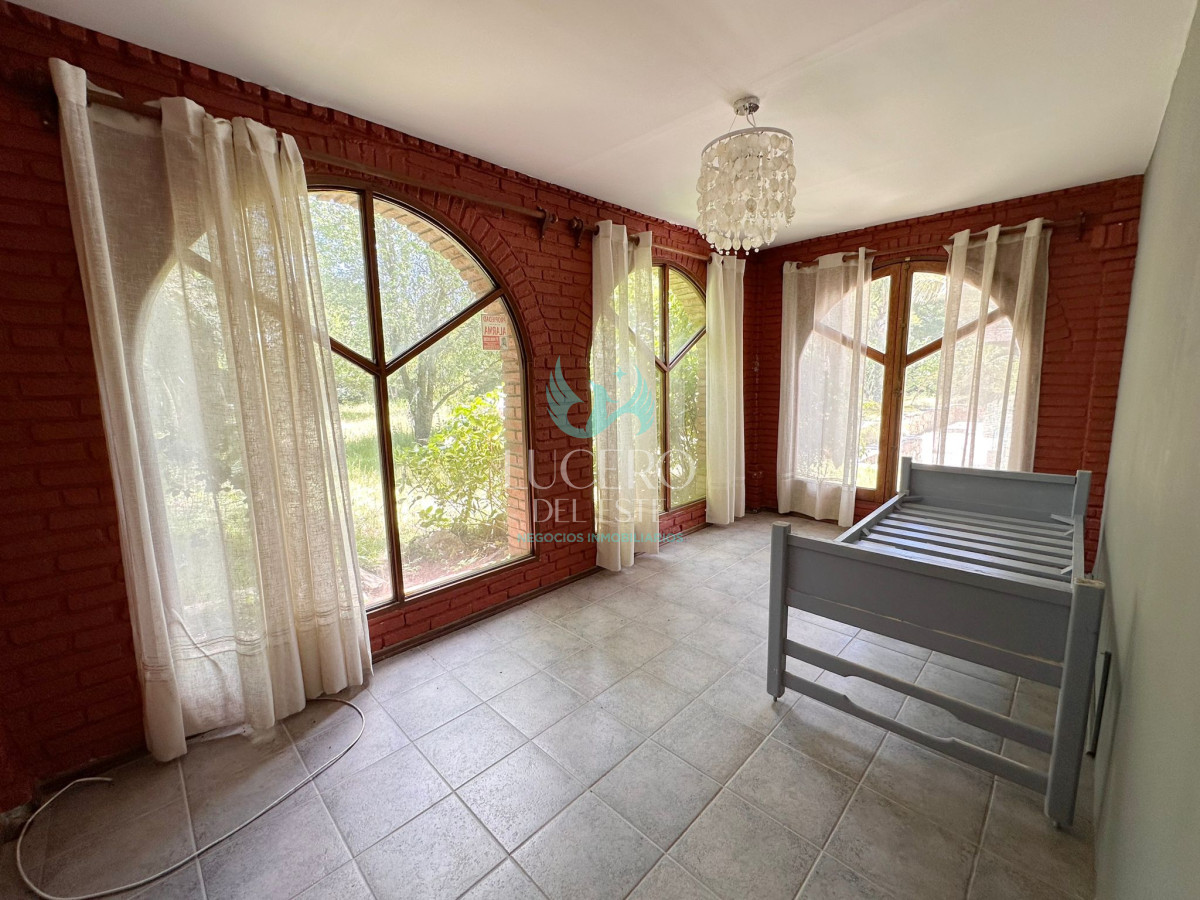 Casa ID.449 - Casa de 3 Dormitorios + dependencia en Jardines de Córdoba, Punta del Este