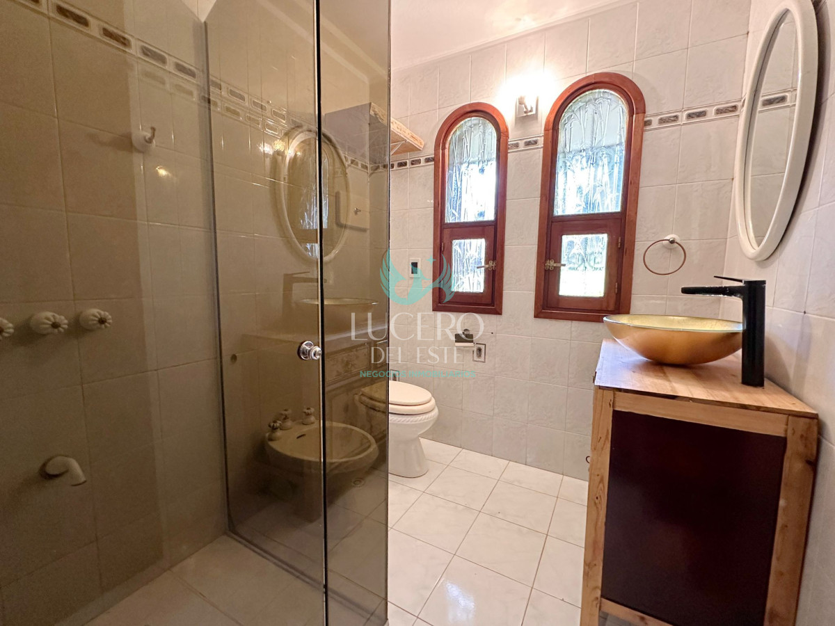 Casa ID.449 - Casa de 3 Dormitorios + dependencia en Jardines de Córdoba, Punta del Este