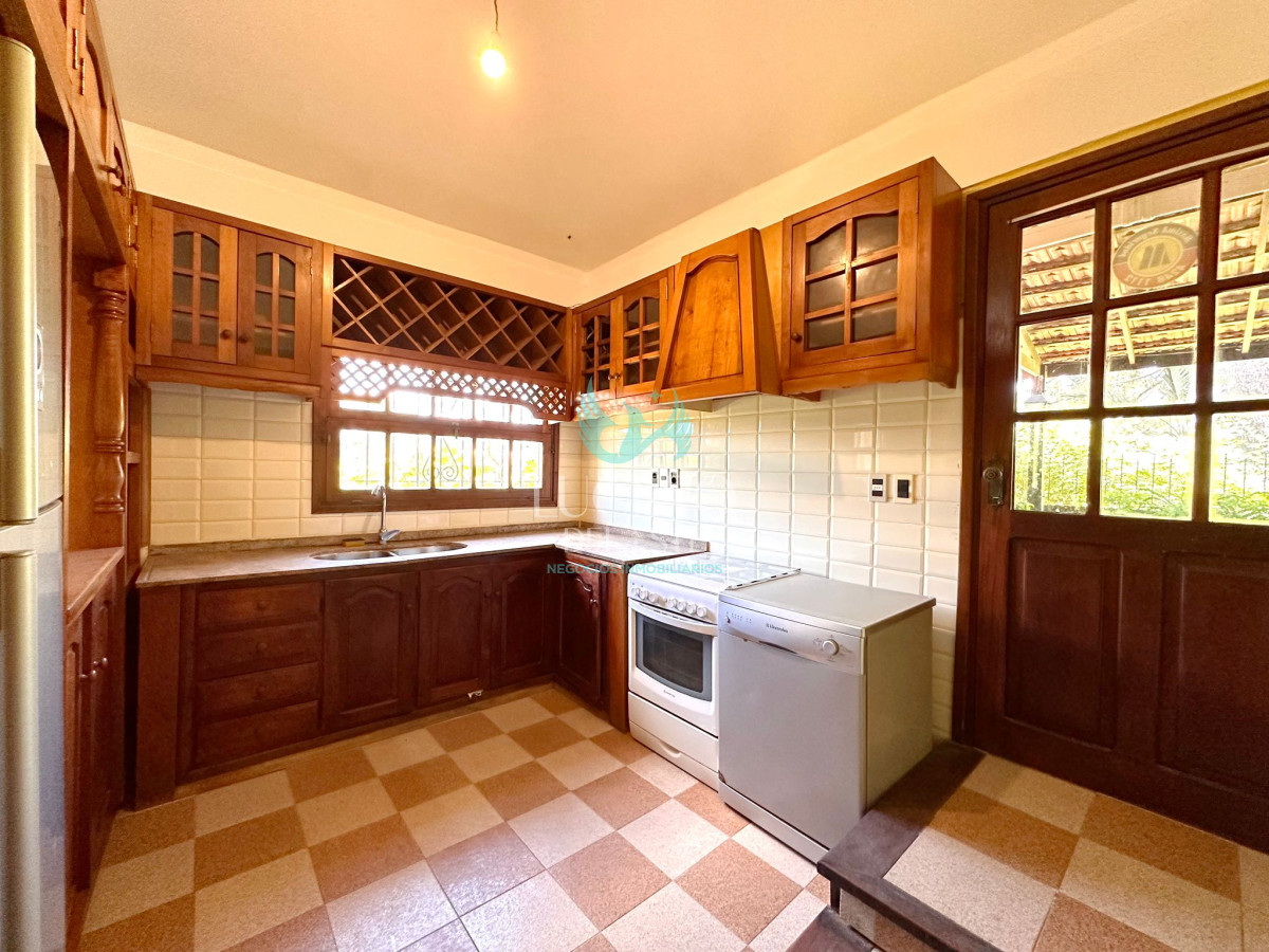 Casa ID.449 - Casa de 3 Dormitorios + dependencia en Jardines de Córdoba, Punta del Este