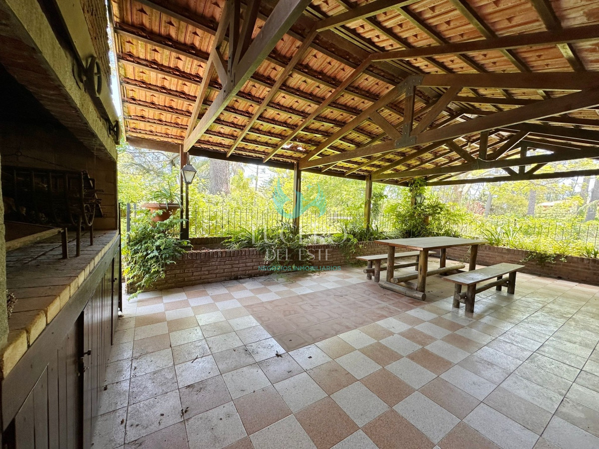 Casa ID.449 - Casa de 3 Dormitorios + dependencia en Jardines de Córdoba, Punta del Este