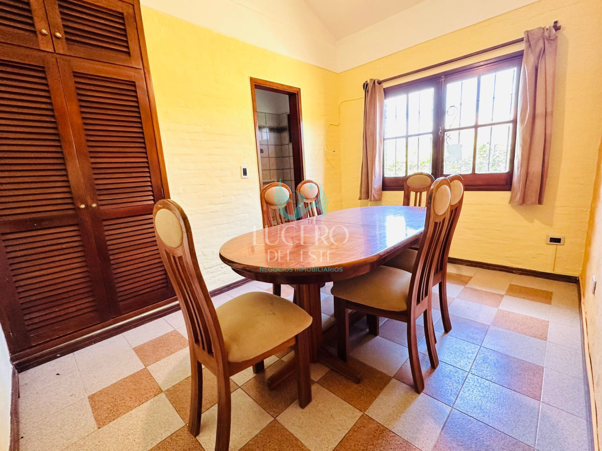 Casa ID.449 - Casa de 3 Dormitorios + dependencia en Jardines de Córdoba, Punta del Este