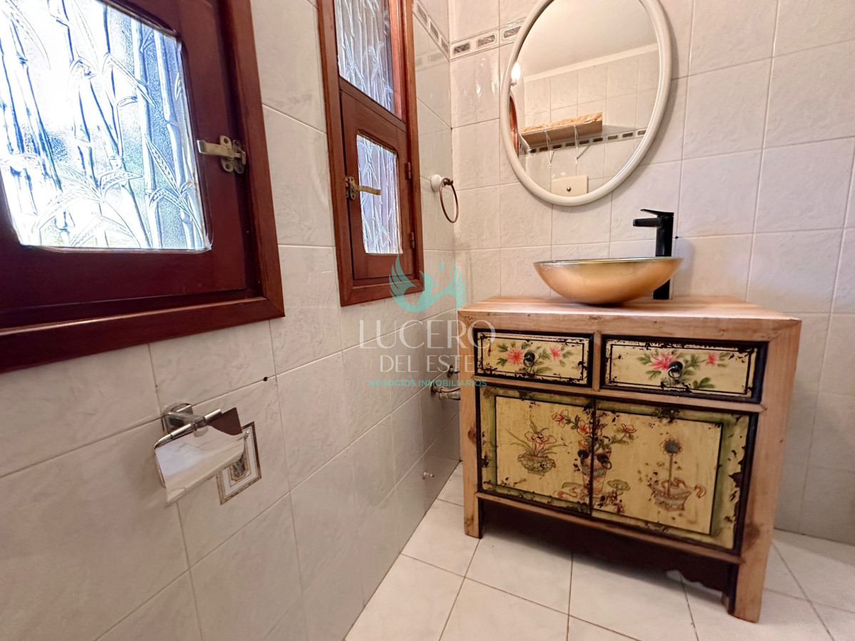 Casa ID.449 - Casa de 3 Dormitorios + dependencia en Jardines de Córdoba, Punta del Este