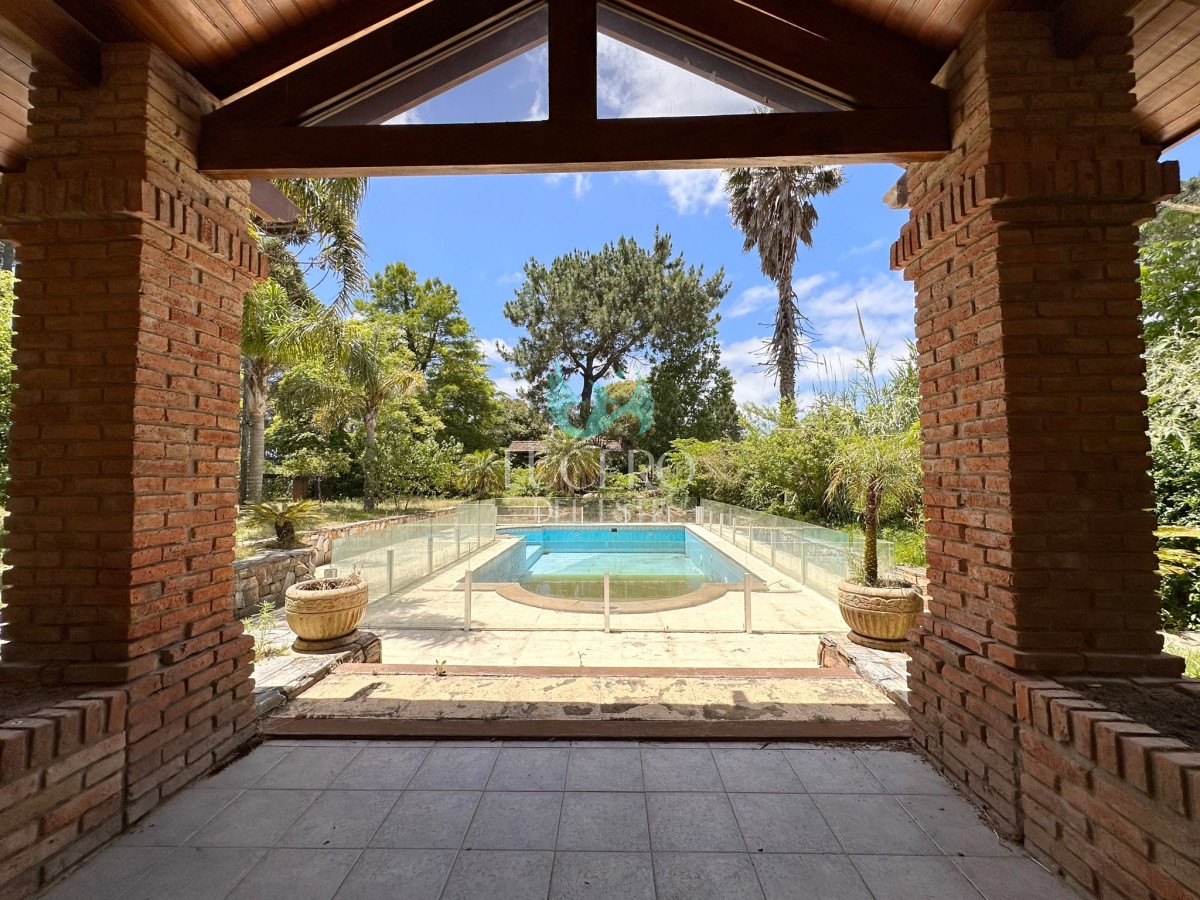 Casa ID.449 - Casa de 3 Dormitorios + dependencia en Jardines de Córdoba, Punta del Este