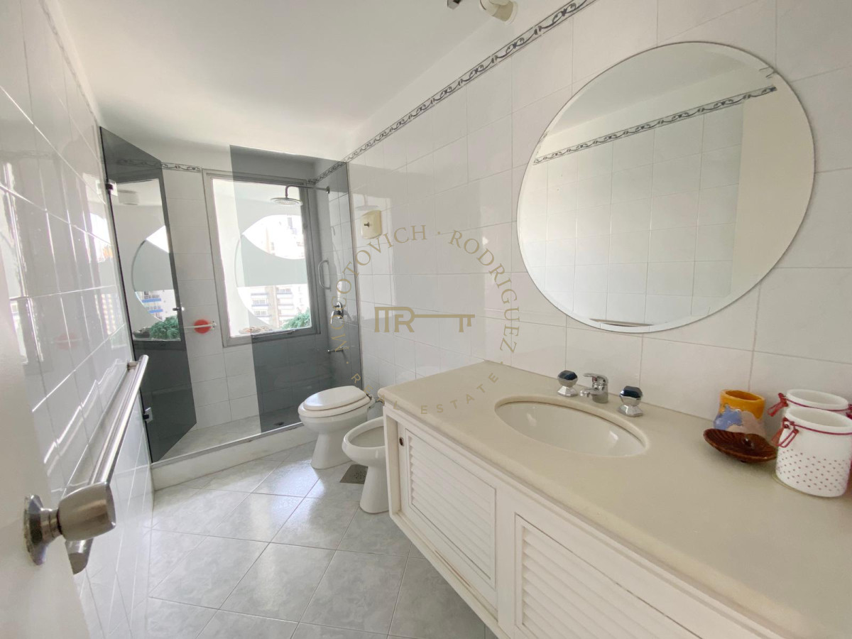 Apartamento ID.1650 - VENTA DEPARTAMENTO 3 DORMITORIOS EN EDIFICIO ESTRELLA DE MAR, PUNTA DEL ESTE