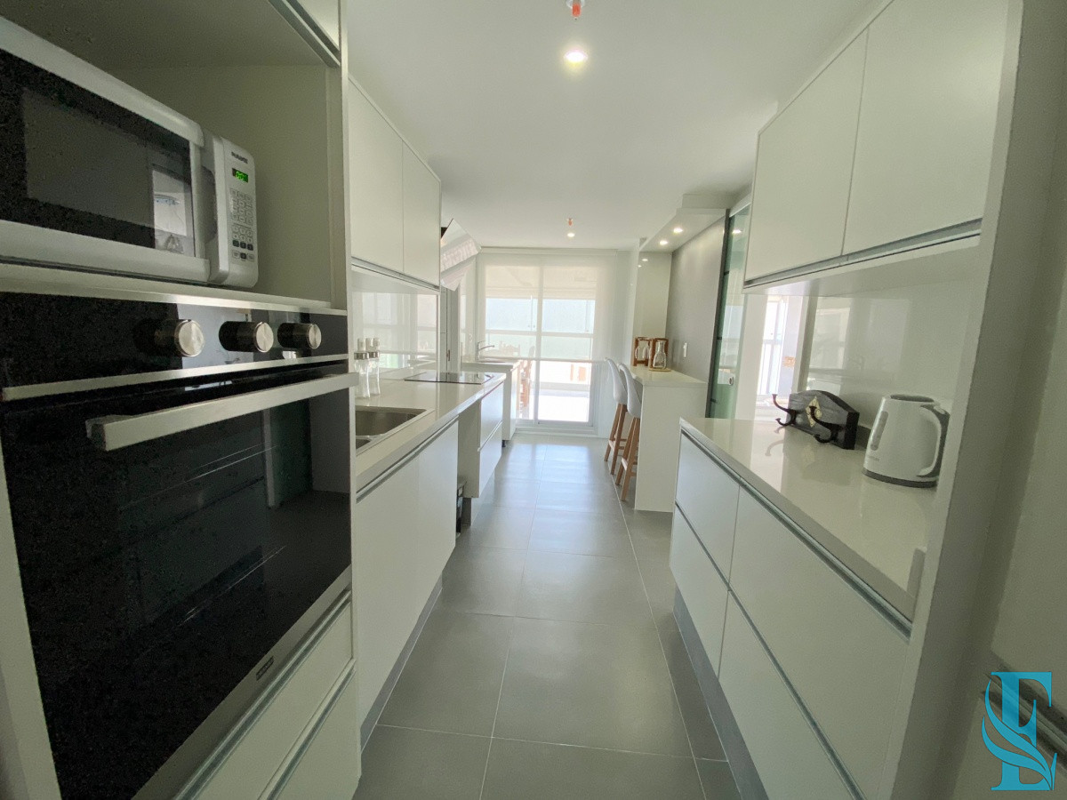 Apartamento ID.121 - Hermoso Penthouse en Playa Mansa