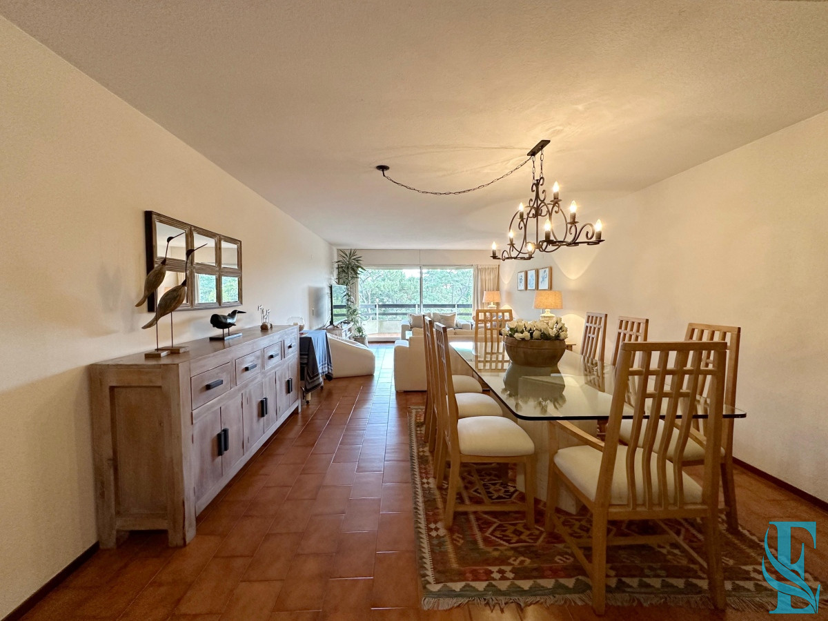 Apartamento ID.358 - Departamento de 3 dormitorios mas dependencia de servicio en edificio Bora Bora, Roosevelt Punta del Este