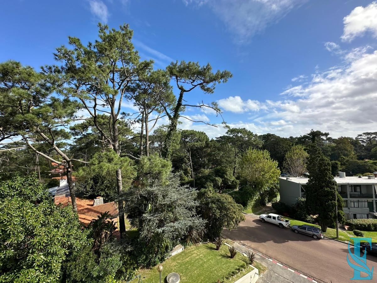 Apartamento ID.358 - Departamento de 3 dormitorios mas dependencia de servicio en edificio Bora Bora, Roosevelt Punta del Este