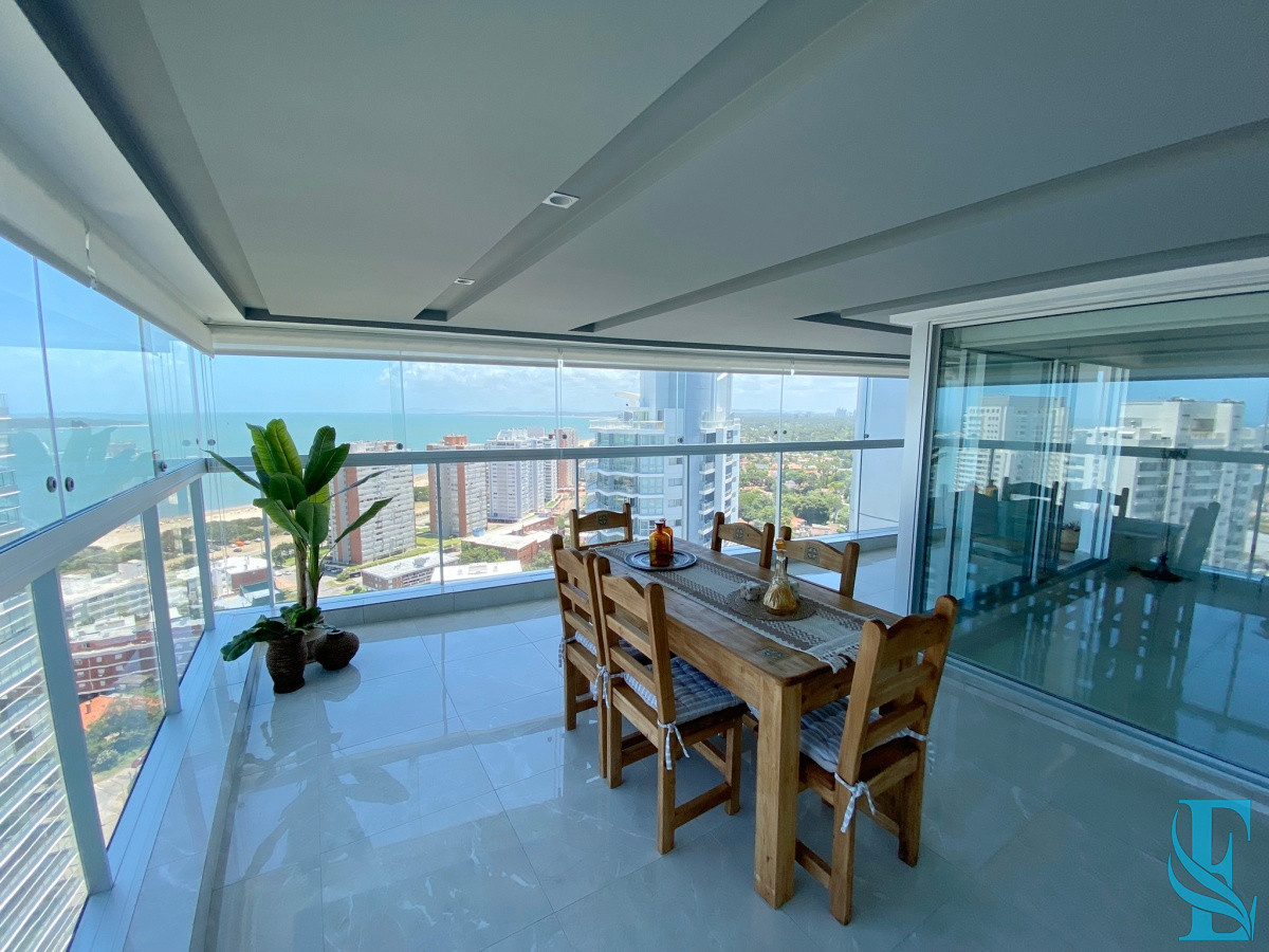 Apartamento ID.121 - Hermoso Penthouse en Playa Mansa