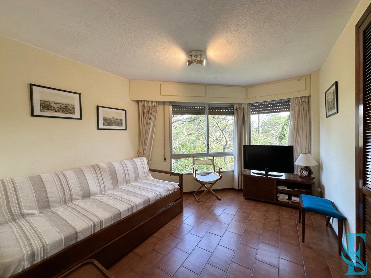 Apartamento ID.358 - Departamento de 3 dormitorios mas dependencia de servicio en edificio Bora Bora, Roosevelt Punta del Este