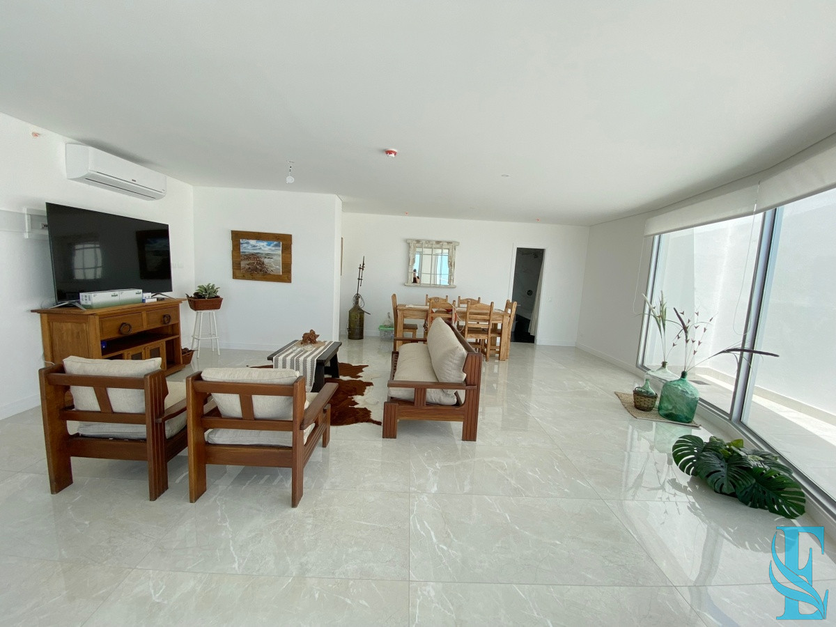 Apartamento ID.121 - Hermoso Penthouse en Playa Mansa